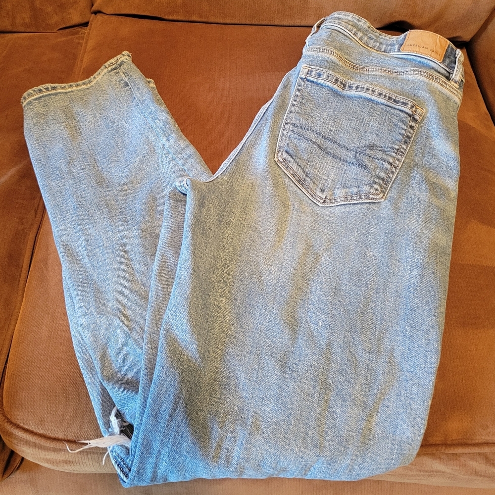 American Eagle Outfitters Light Blue Mom Jeans, Size 6